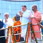 मुख्यमंत्री पुष्कर सिंह धामी ने स्वर्गीय हेमवती नंदन बहुगुणा की 107वीं जयंती के अवसर पर उनकी प्रतिमा पर माल्यार्पण कर उन्हें भावपूर्ण श्रद्धांजलि अर्पित की।