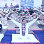 नंदा देवी की गोद में योग का संदेश, मंत्री रेखा आर्या ने हिमवीरों संग किया योगाभ्यास